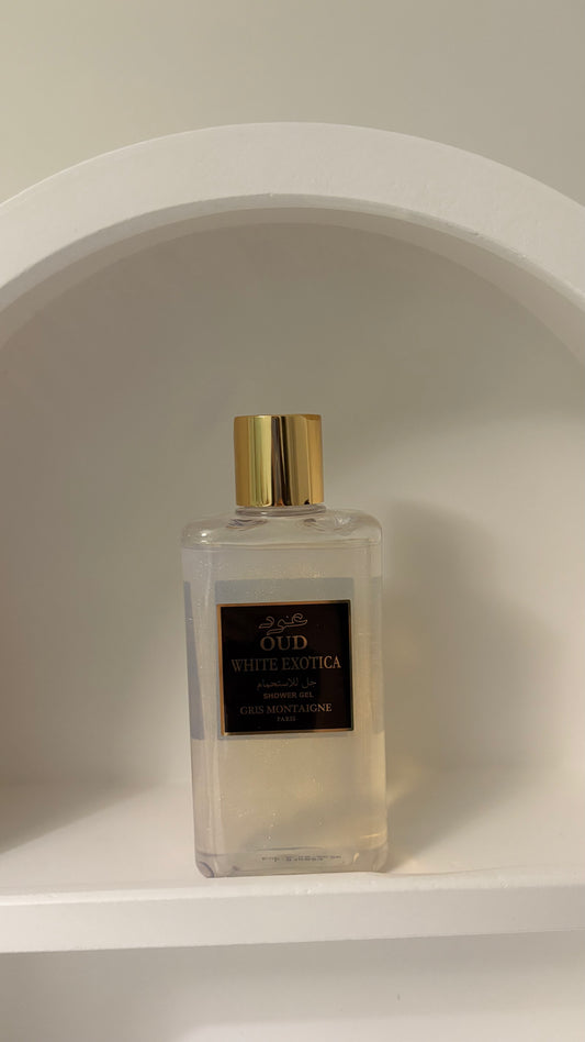 Gel douche White exotica 300 , Notes de tête : musqué, poudré
Notes de cœur : vanille, ambre, fleurs blanches, iris
Notes de fond : boisé, sucré, animal terreux