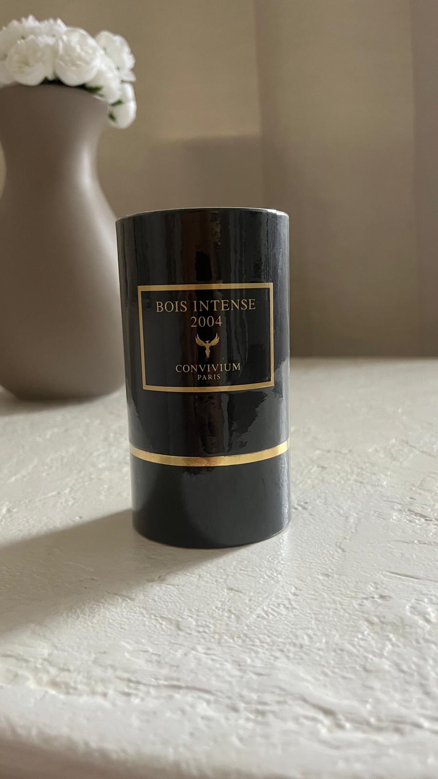 Données Techniques :

Nom du parfum : Bois intense 2004
Marque : Collection Privée
Genre : Unisexe
Contenance : 50 mL

Profil Olfactif :

Notes de tête : Boisé, Rose, Terreux
Notes de coeur : Mousse, Patchouli, Agrume
Notes de fond : Épicé Chaud, Ambre, F